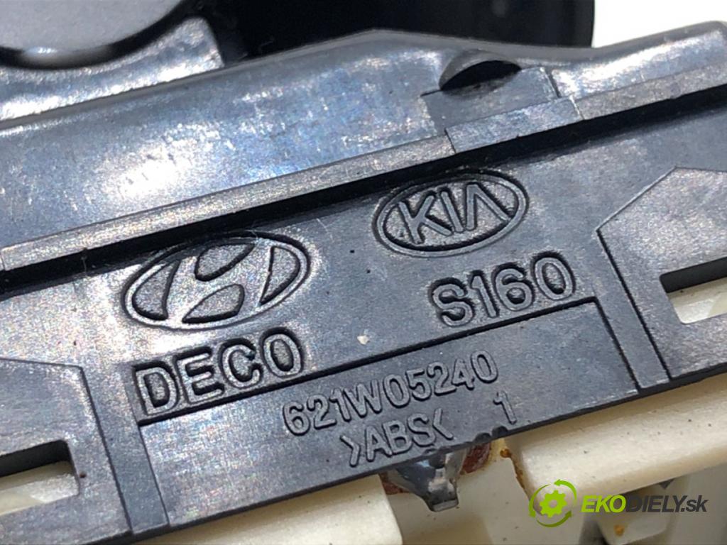 KIA PICANTO I liftback 2006 48 kW 1.1 1086 Prepínač okien 621W05240 (Prepínacie páčky pod volantom)