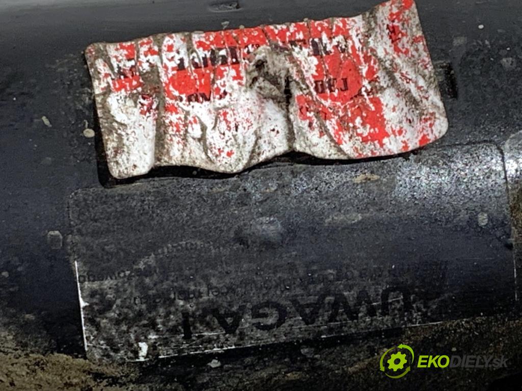 VW PASSAT B6 sedan 2005 103 kW 2.0 TDI 1968 startér  (Startér)