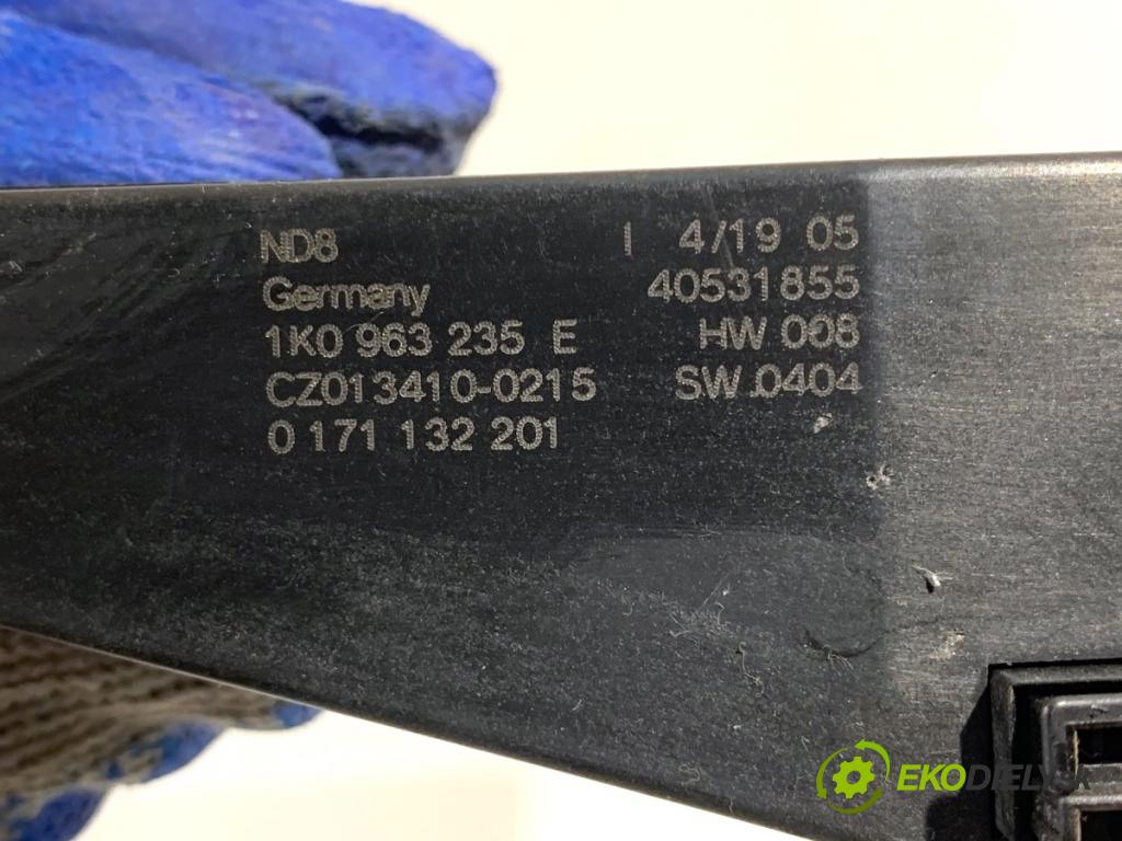 VW PASSAT B6 sedan 2005 103 kW 2.0 TDI 1968 Výhrevné teleso, radiátor kúrenia elektrická 1K0963235E (Radiátor kúrenia)