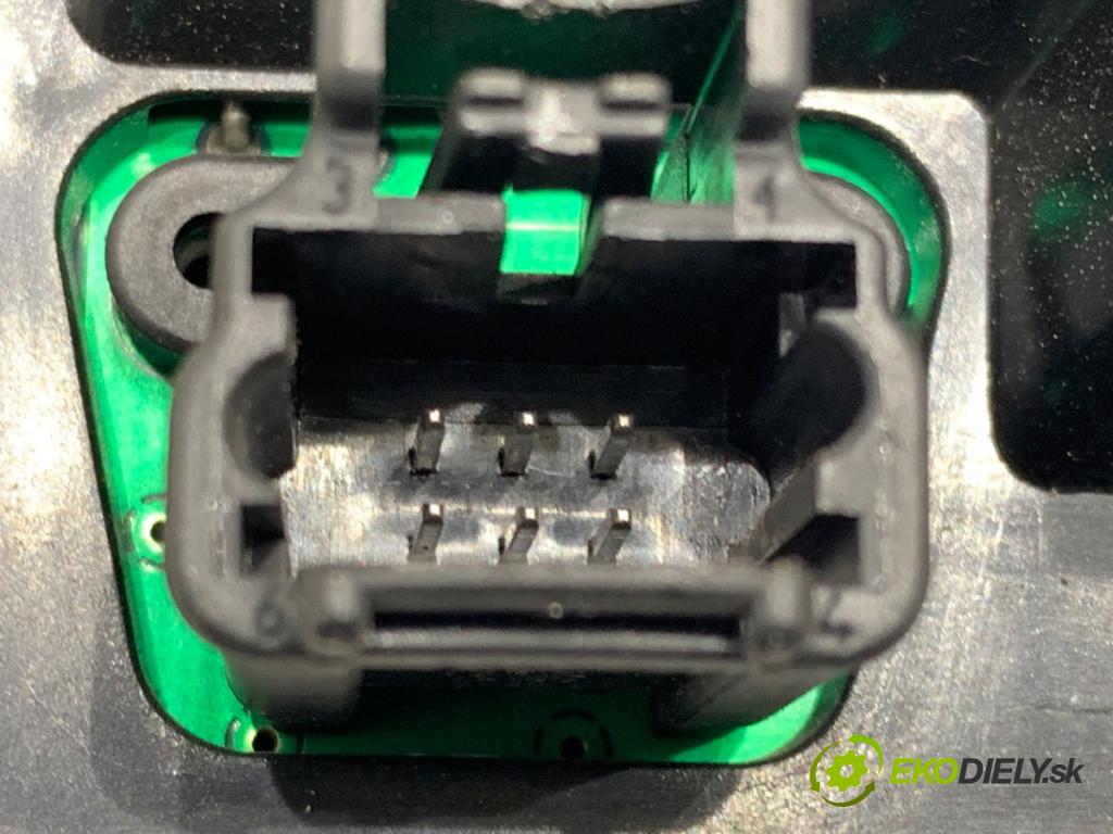 PEUGEOT 207 liftback 2006 50 kW 1.4 HDi 1398 Dislpej (Prístrojová doska)