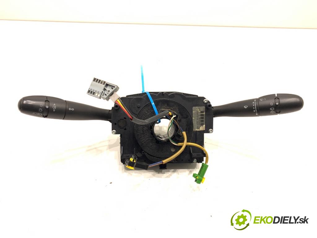 PEUGEOT 207 liftback 2006 50 kW 1.4 HDi 1398 Prepínač kombinovaný 96630730XT (Prepínacie páčky pod volantom)