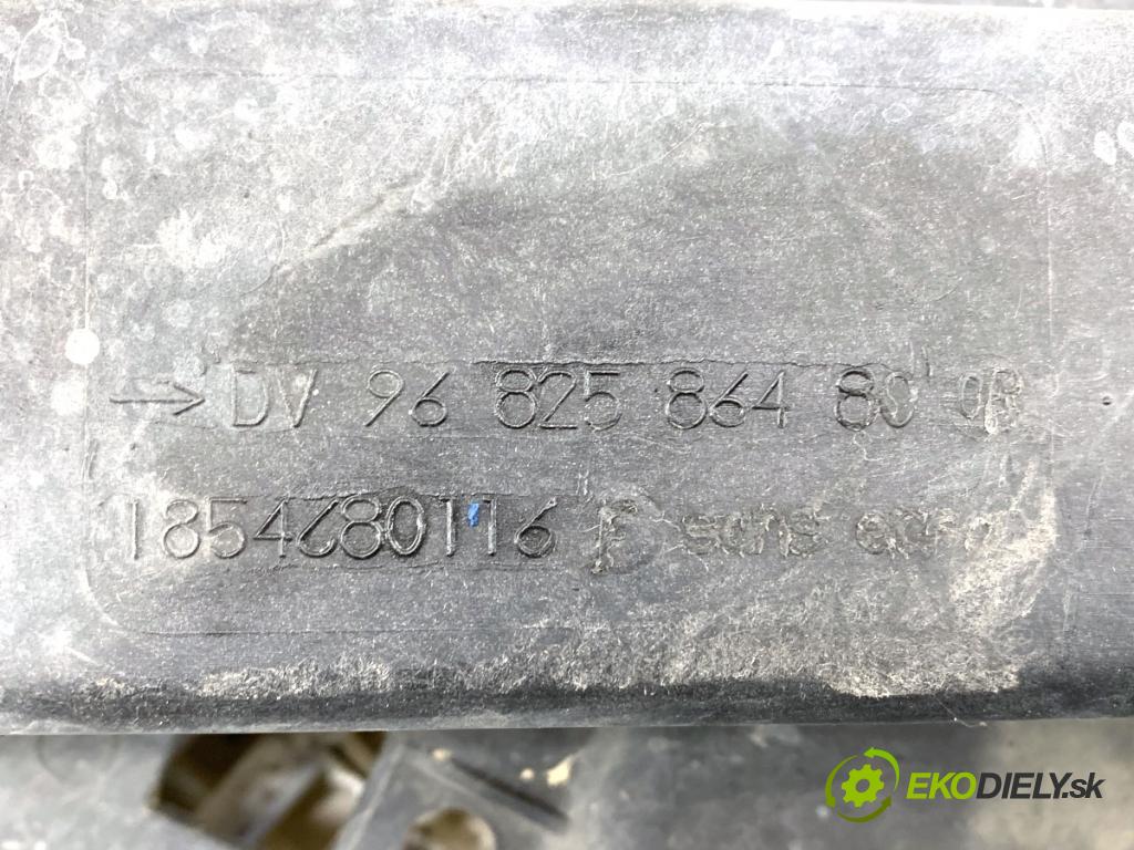 PEUGEOT 207 liftback 2006 50 kW 1.4 HDi 1398 držák přední část 9682586580 (Přední výztuha)