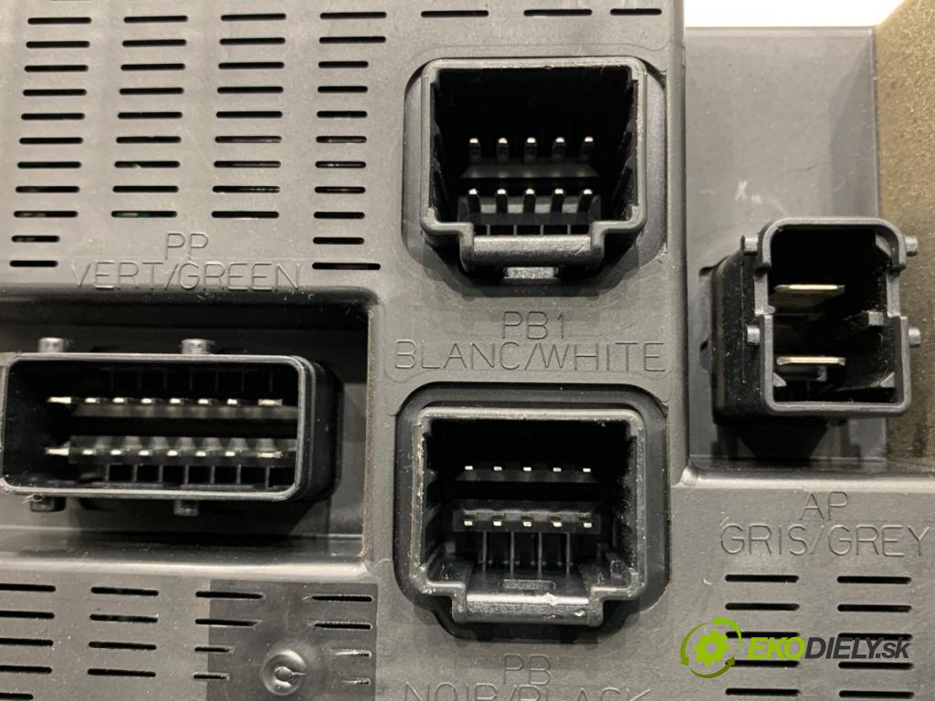 PEUGEOT 207 liftback 2006 50 kW 1.4 HDi 1398 modul BSI 9659285380 (Pojistková skříňka)