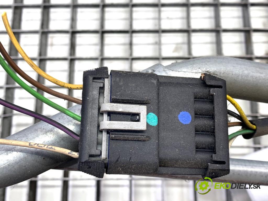 OPEL MERIVA A nadwozie wielkoprzestrzenne (MPV) 2005 74 kW 1.7 CDTI (E75) 1686 Mechanizmus stieračov predný 93390344 (Motorček stieračov predný)