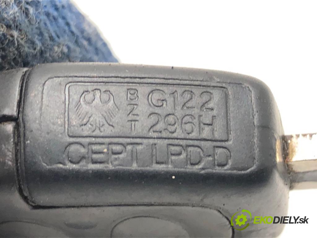 SEAT LEON I liftback 2003 77 kW 1.6 16 V 1598 spinačka 4B0905851C (Spínacia skrinka)