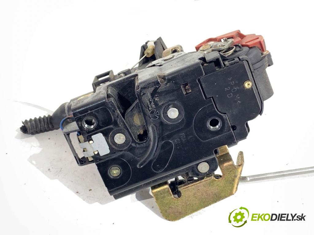 AUDI A4 B6 sedan 2001 96 kW 2.0 1984 zámok Dvere pravy predný 