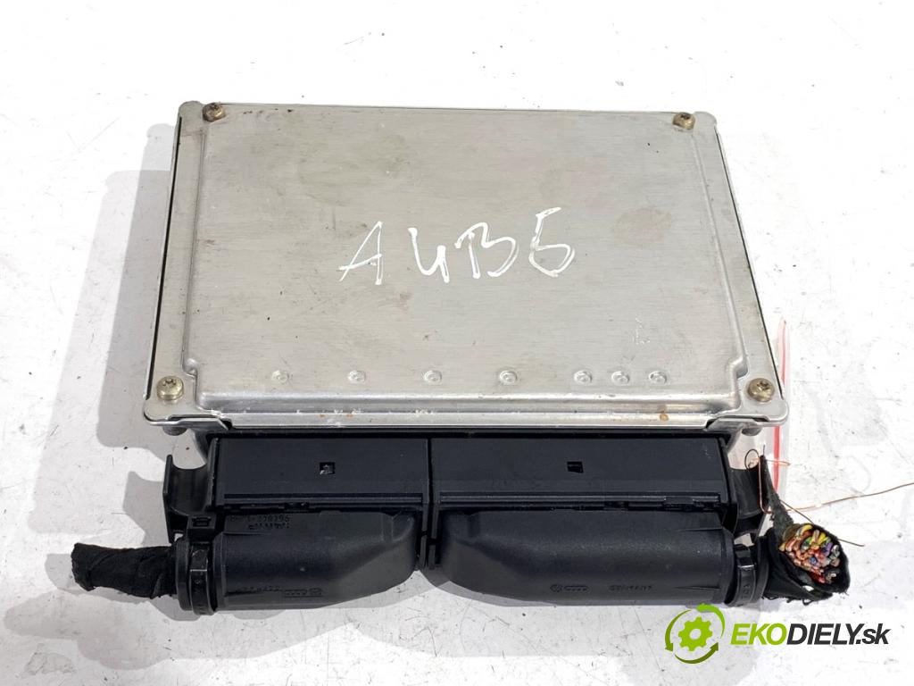 AUDI A4 B6 sedan 2001 96 kW 2.0 1984 riadiaca jednotka Motor 8E0907557 0261206051 (Riadiaca jednotka)