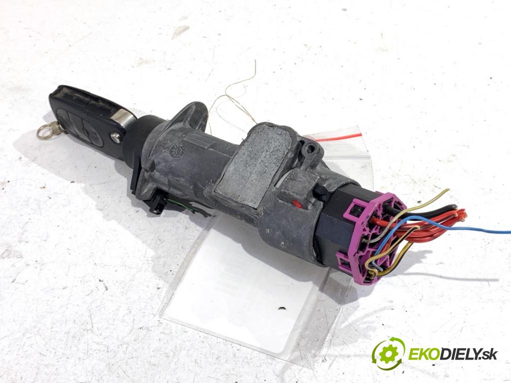 AUDI A4 B6 sedan 2001 96 kW 2.0 1984 spinačka 4B0905851C (Spínacia skrinka)