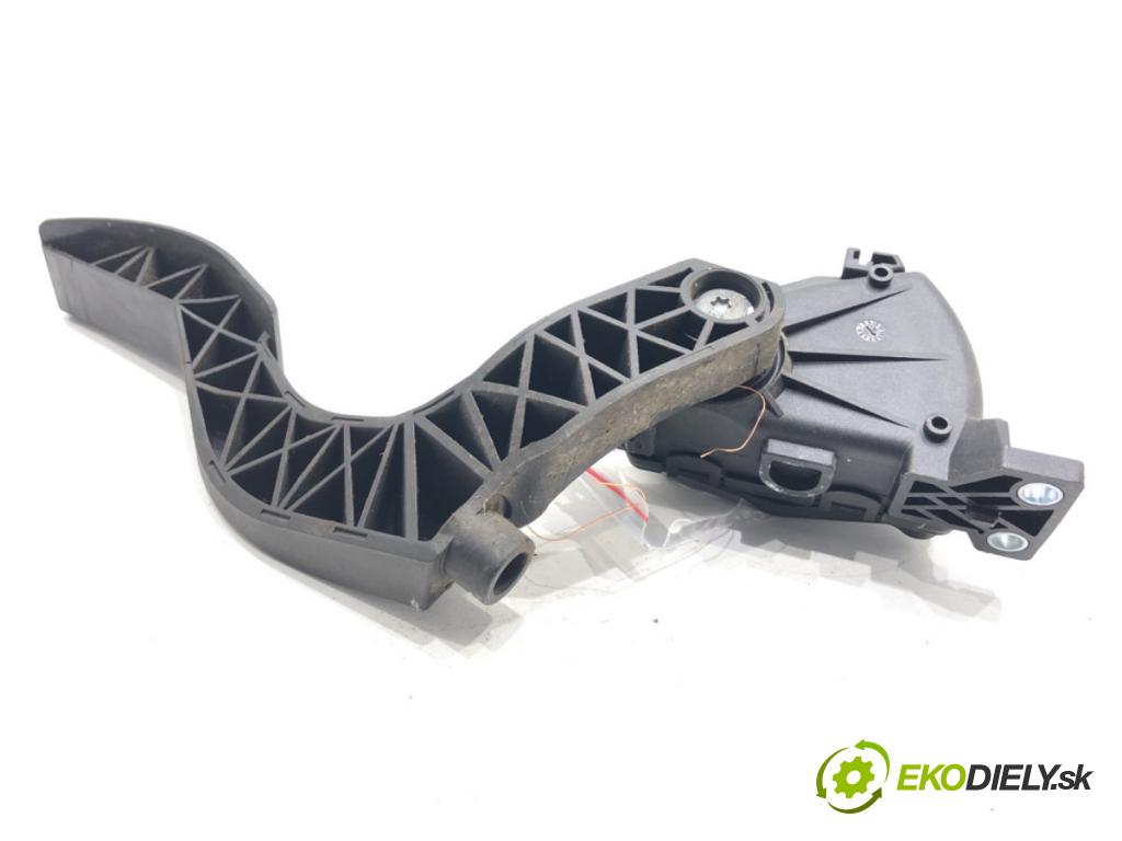 AUDI A4 B6 sedan 2001 96 kW 2.0 1984 Potenciometer plynu 8E1721523A (Potenciometer plynového pedálu)