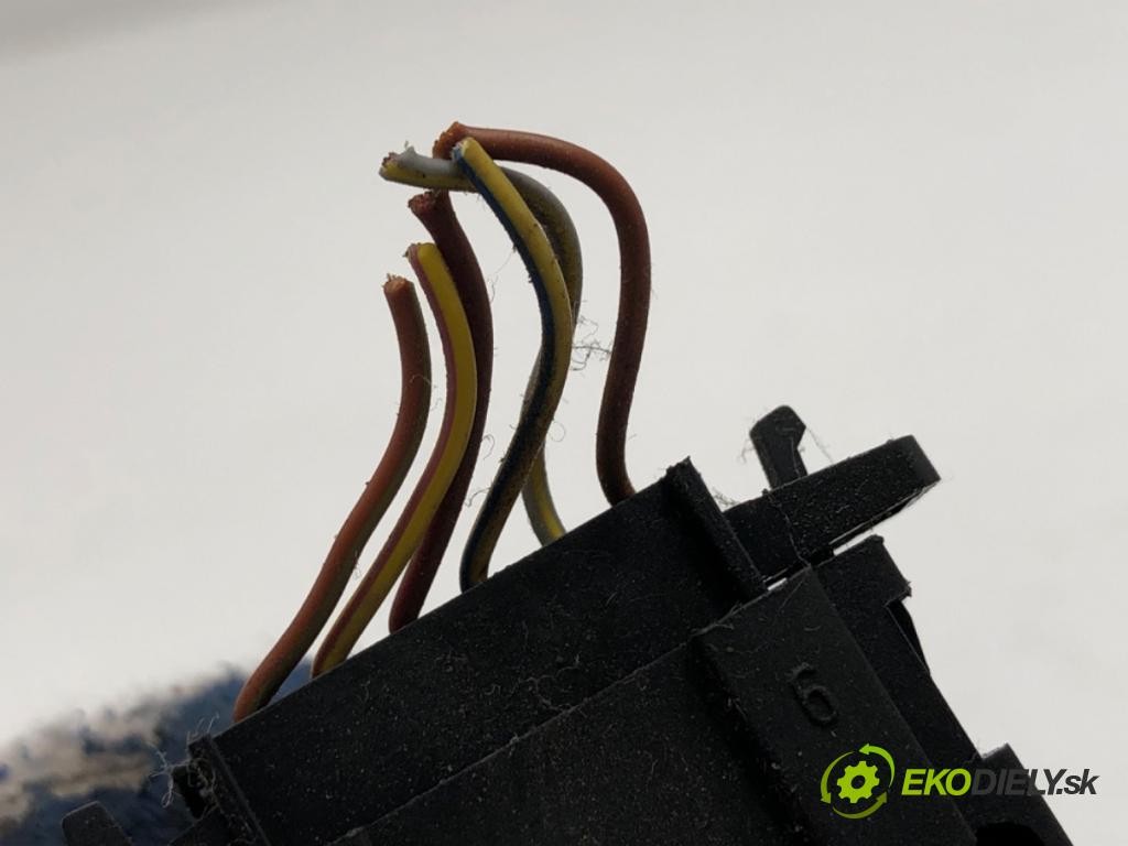 AUDI A4 B6 sedan 2001 96 kW 2.0 1984 Potenciometer plynu 8E1721523A (Potenciometer plynového pedálu)