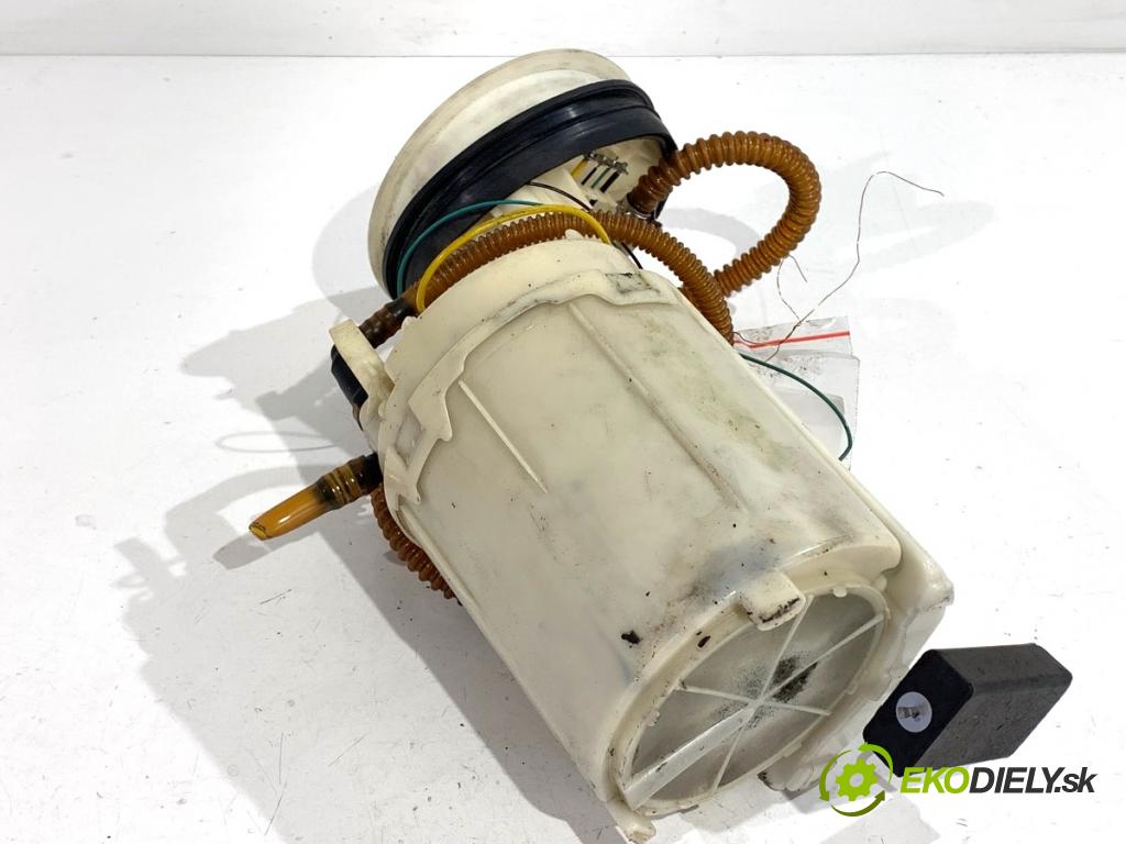 AUDI A4 B6 sedan 2001 96 kW 2.0 1984 Pumpa paliva 8E0919051