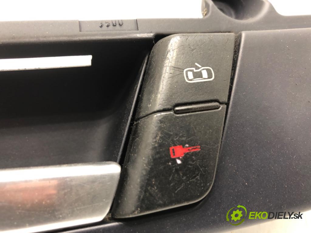 AUDI A4 B6 sedan 2001 96 kW 2.0 1984 Kľučka vnútorná ľavy predný 8E1837019A