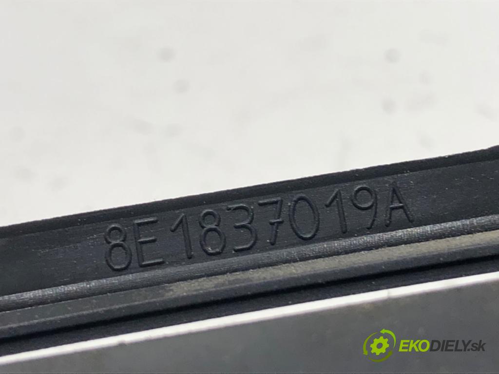 AUDI A4 B6 sedan 2001 96 kW 2.0 1984 Kľučka vnútorná ľavy predný 8E1837019A