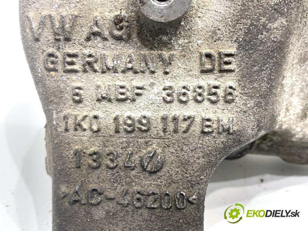 VW PASSAT B6 sedan 2006 77 kW 1.9 TDI 1896 Držiak prevodovky 1K0199117BM