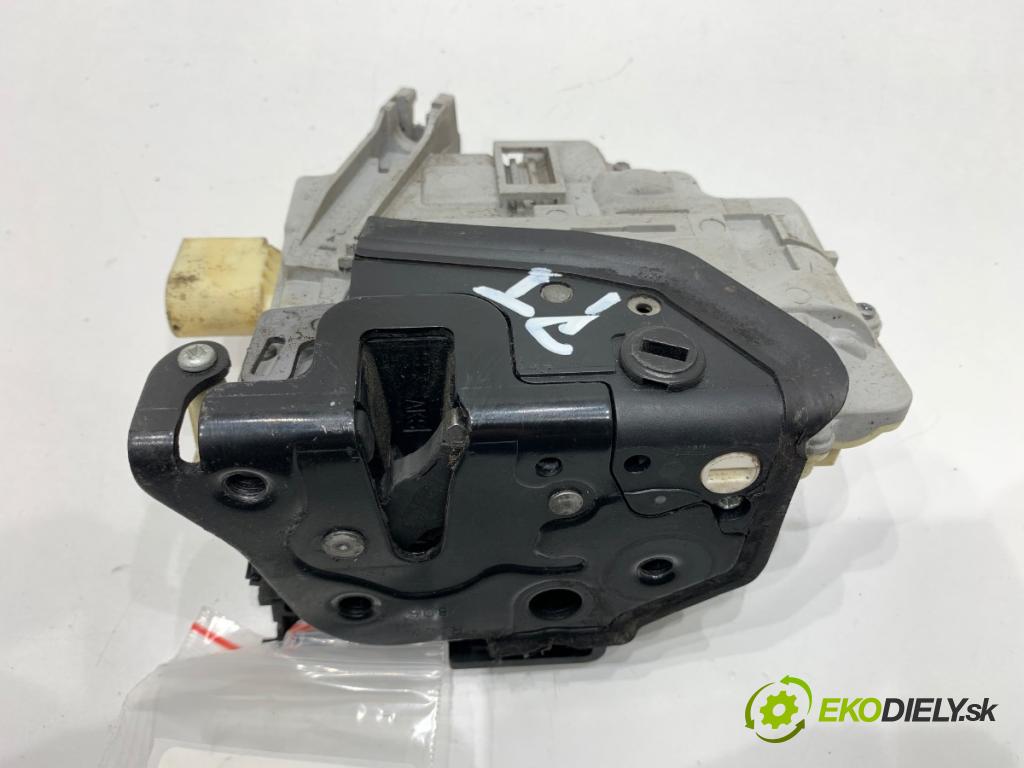 VW PASSAT B6 sedan 2006 77 kW 1.9 TDI 1896 zámok Dvere pravy zad 3C4839016A