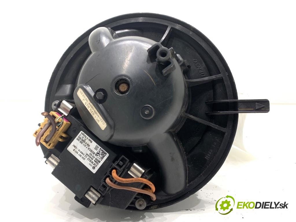 VW PASSAT B6 sedan 2006 77 kW 1.9 TDI 1896 ventilátor kúrenia 3C0907521B