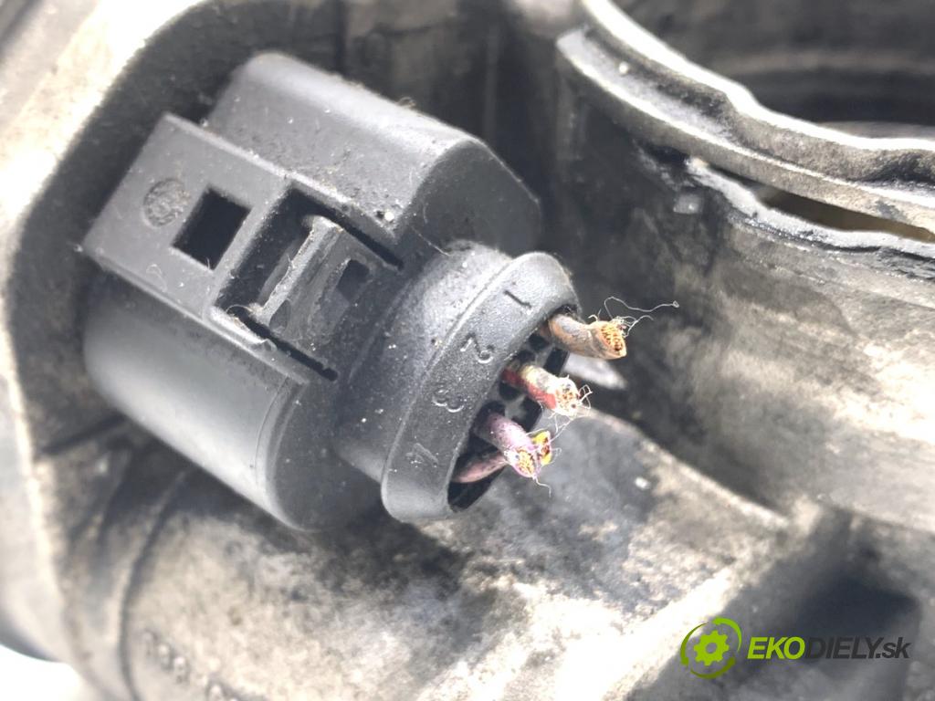 VW PASSAT B6 sedan 2006 77 kW 1.9 TDI 1896 Škrtiaca klapka 038128063G (Škrtiaca klapka)