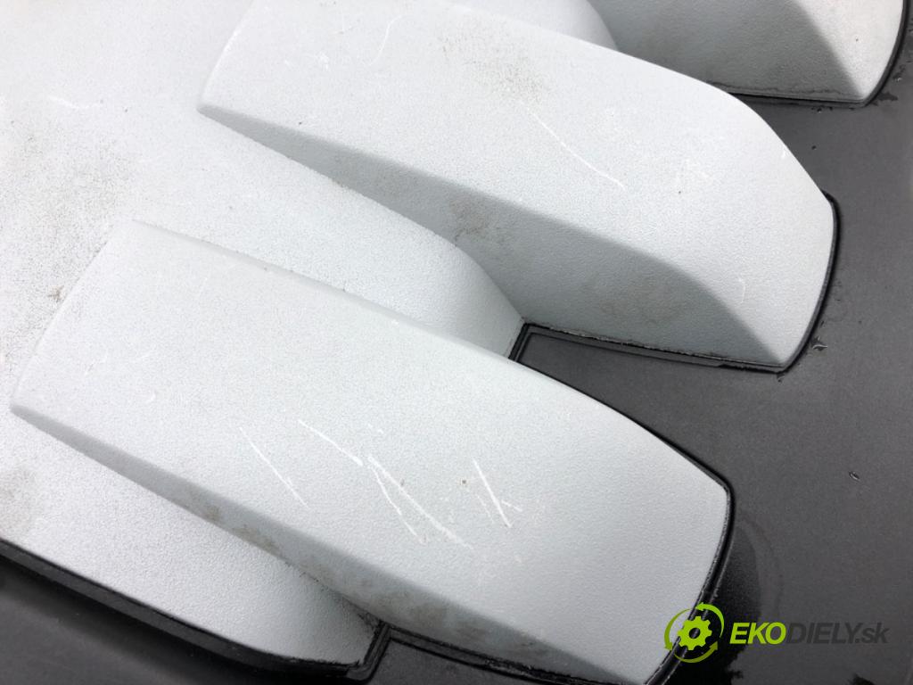 VW PASSAT B6 sedan 2006 77 kW 1.9 TDI 1896 Kryt Motor 03G103925BL (Kryt motora)