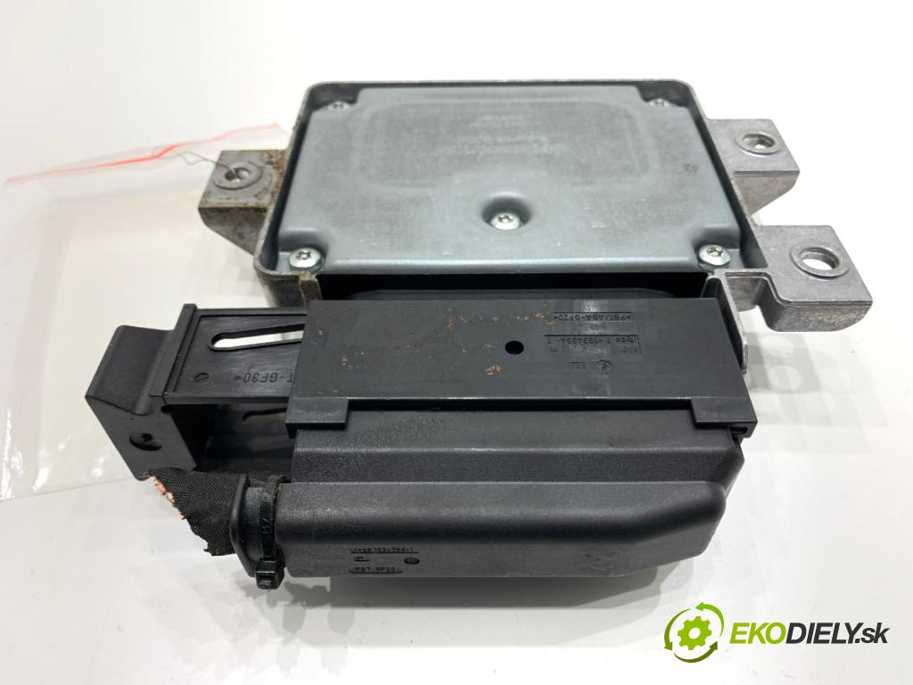 VW PASSAT B6 sedan 2006 77 kW 1.9 TDI 1896 Modul brzdy ručnej brzdy 3C0907801B