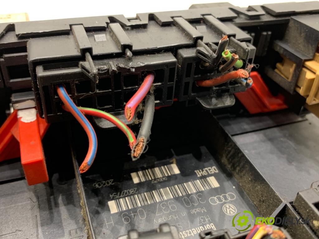 VW PASSAT B6 sedan 2006 77 kW 1.9 TDI 1896 Modul BORDNETZ 3C0937049H (Riadiaca jednotka ostatné)