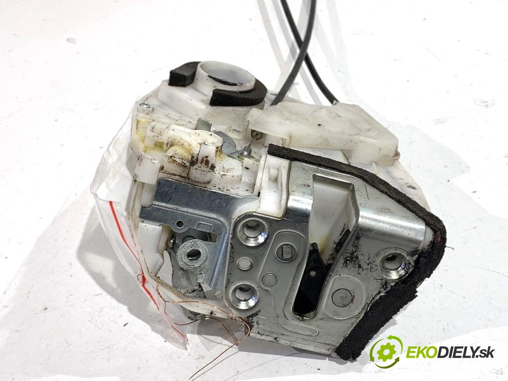 FIAT SEDICI SUV 2011 88 kW 1.6 16V 4x4 1586 zámok Dvere pravy zad 82301-79J11