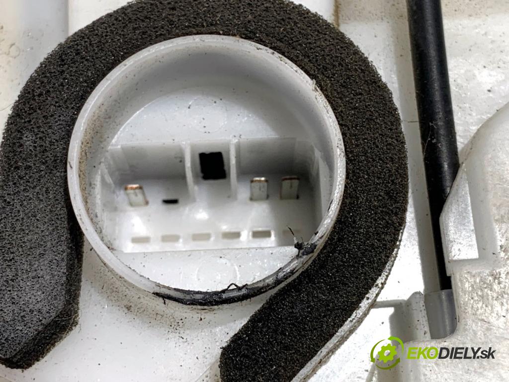 FIAT SEDICI SUV 2011 88 kW 1.6 16V 4x4 1586 zámok Dvere pravy zad 82301-79J11