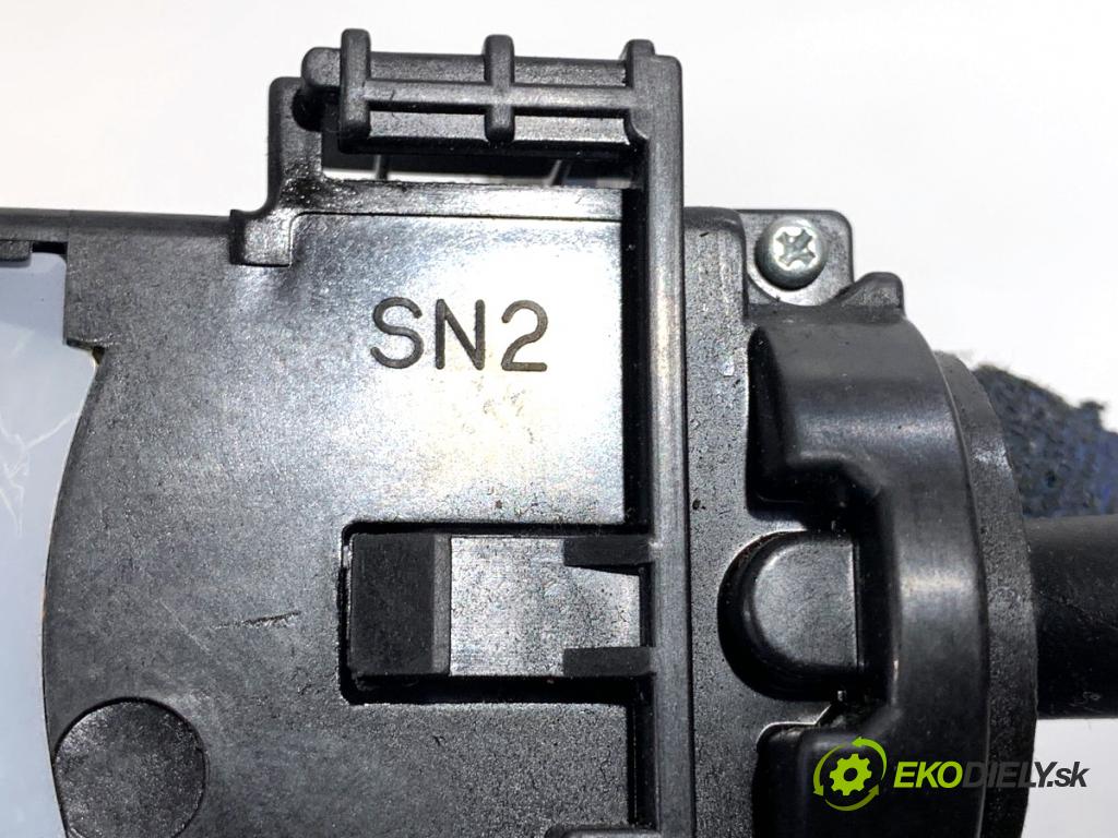 FIAT SEDICI SUV 2011 88 kW 1.6 16V 4x4 1586 Prepínač stieračov  (Prepínacie páčky pod volantom)