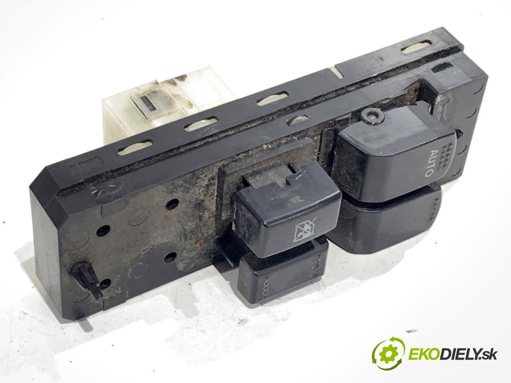 FIAT SEDICI SUV 2011 88 kW 1.6 16V 4x4 1586 Prepínač okien  (Prepínacie páčky pod volantom)