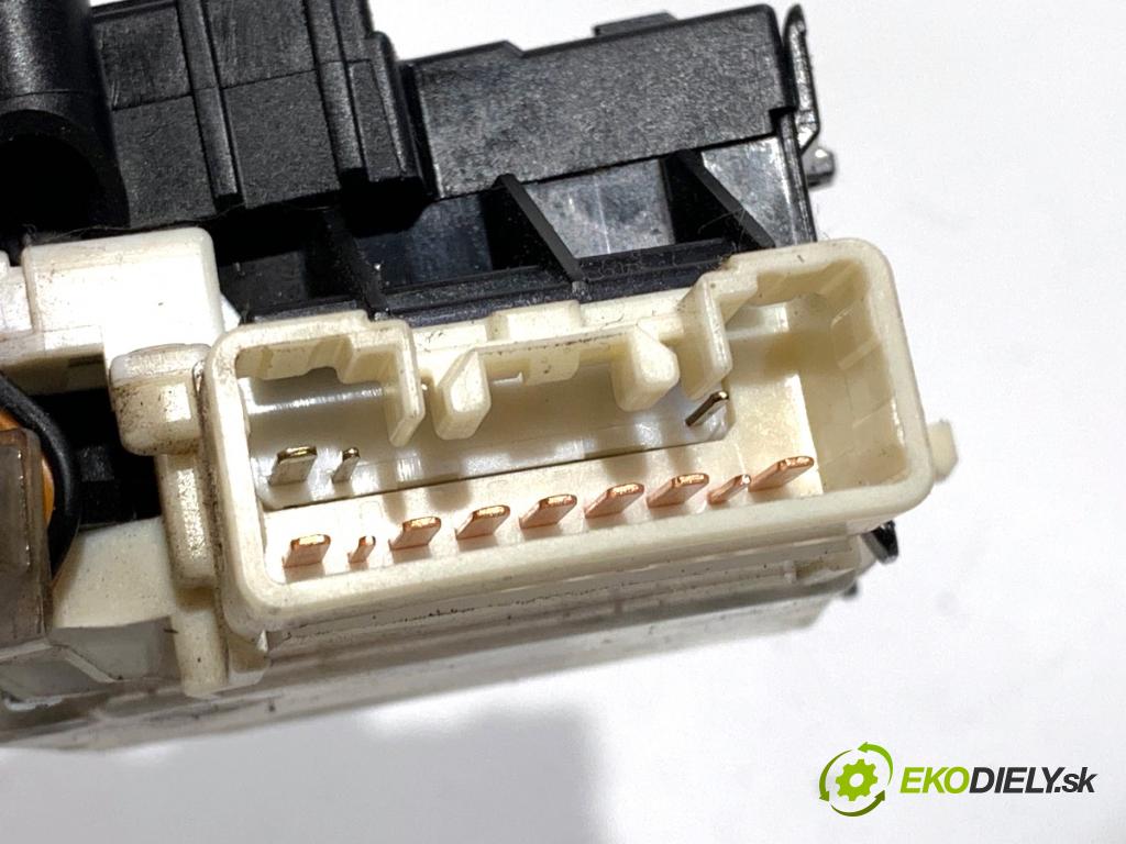 FIAT SEDICI SUV 2011 88 kW 1.6 16V 4x4 1586 Prepínač smeroviek  (Prepínacie páčky pod volantom)