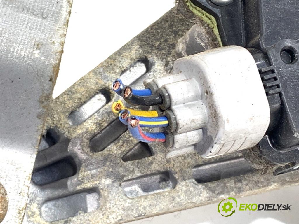 FIAT SEDICI SUV 2011 88 kW 1.6 16V 4x4 1586 Mechanizmus stieračov predný 38110-81K00 (Motorček stieračov predný)