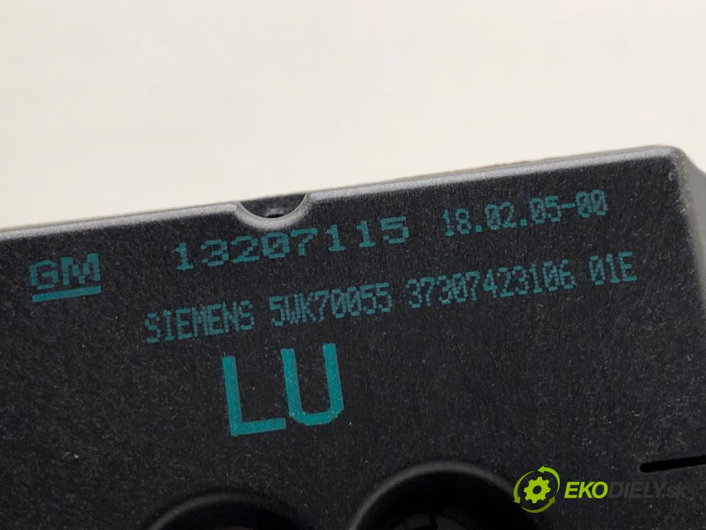 OPEL ZAFIRA A nadwozie wielkoprzestrzenne (MPV) 2005 92 kW 1.8 16V (F75) 1796 Dislpej 13207115 (Prístrojová doska)