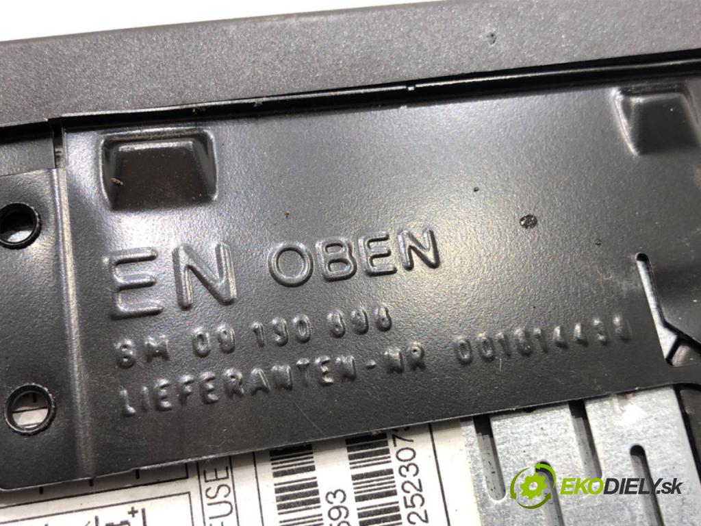 OPEL ZAFIRA A nadwozie wielkoprzestrzenne (MPV) 2005 92 kW 1.8 16V (F75) 1796 RADIO 24469302 (Audio zariadenie)