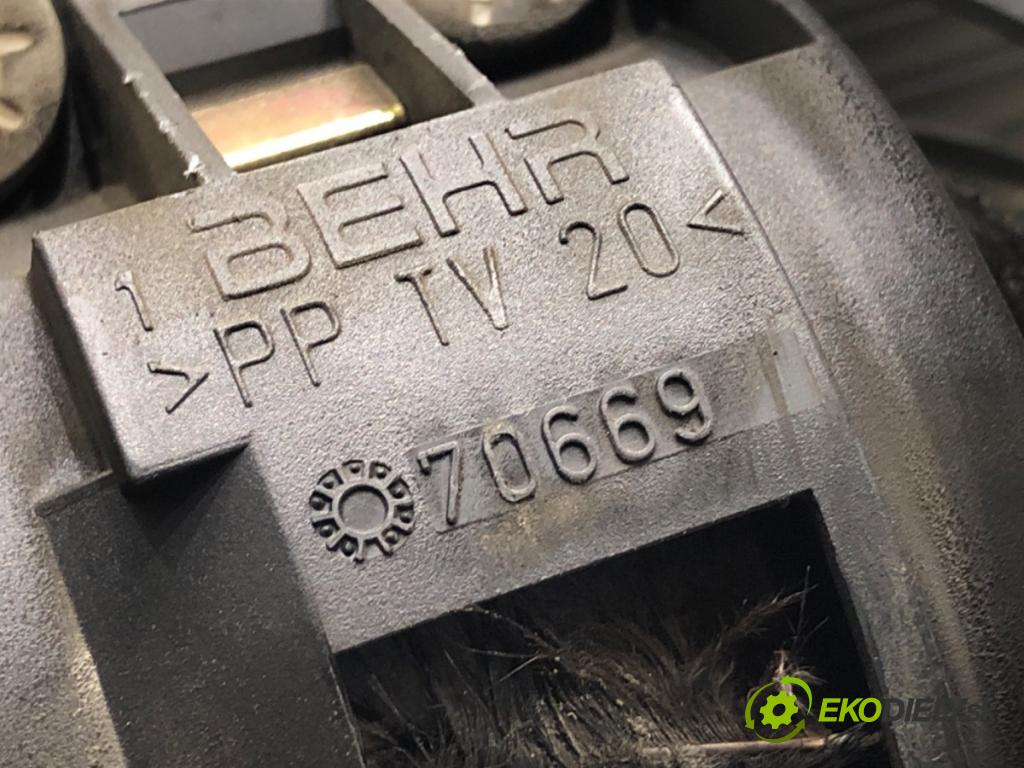 BMW E46 Kombi 2001 125 kW 323 i 2494 ventilátor kúrenia 70669