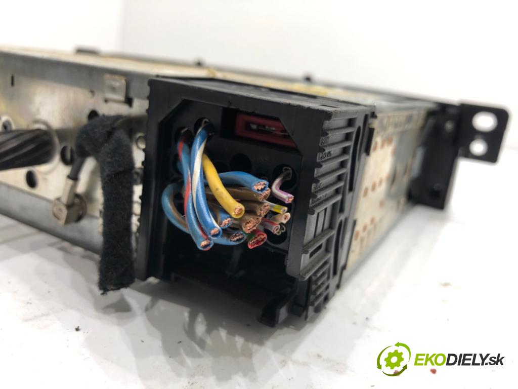 BMW E46 Kombi 2001 125 kW 323 i 2494 RADIO 6909882 (Audio zariadenie)