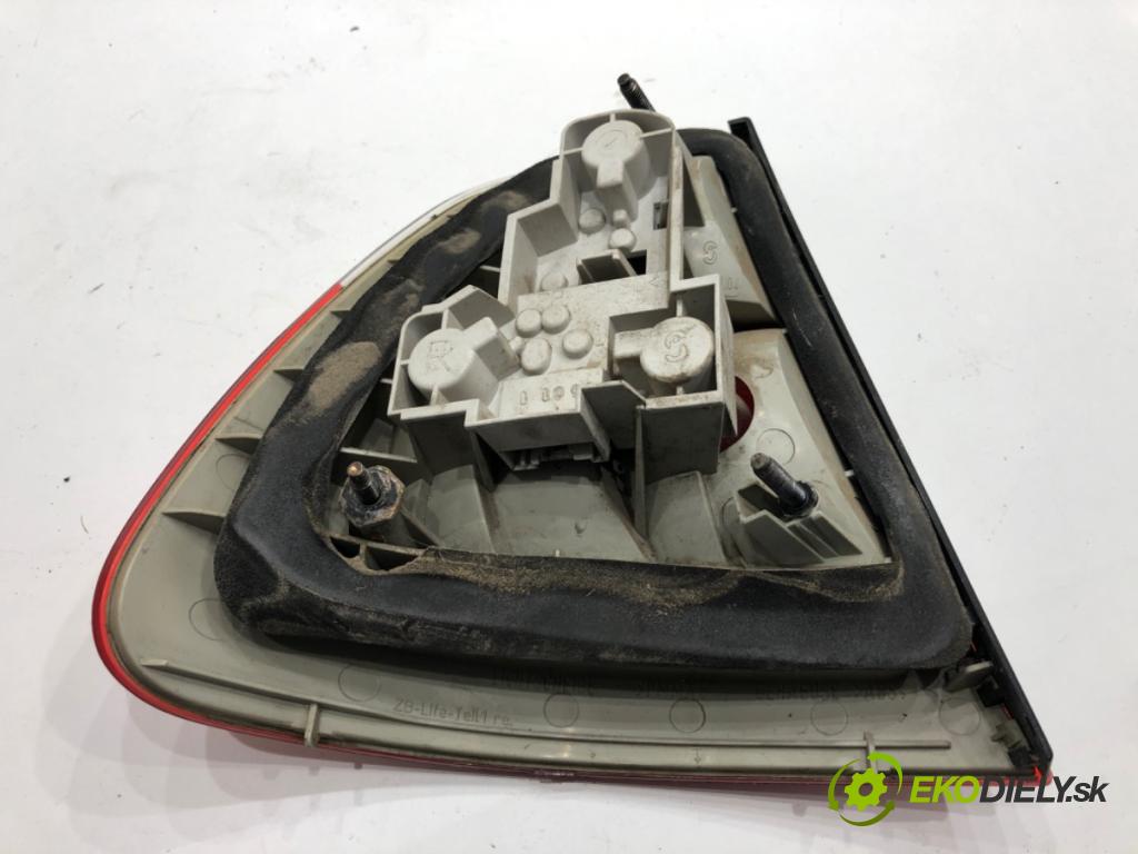 BMW E46 Kombi 2001 125 kW 323 i 2494 Svetlo pravy zad 6905630