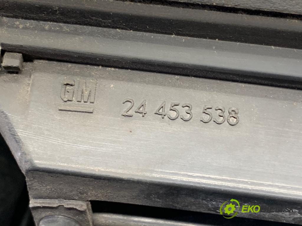 OPEL ZAFIRA A nadwozie wielkoprzestrzenne (MPV) 2005 92 kW 1.8 16V (F75) 1796 mřížka maska 24453538 (Přední mřížka (maska chladiče))