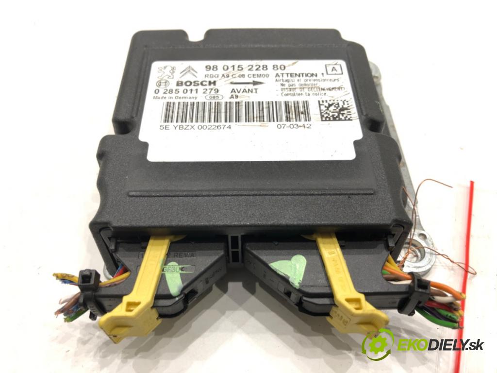 PEUGEOT 208 I liftback 2012 50 kW 1.4 HDi 1398 senzor airbag 9801522880 (Snímač)