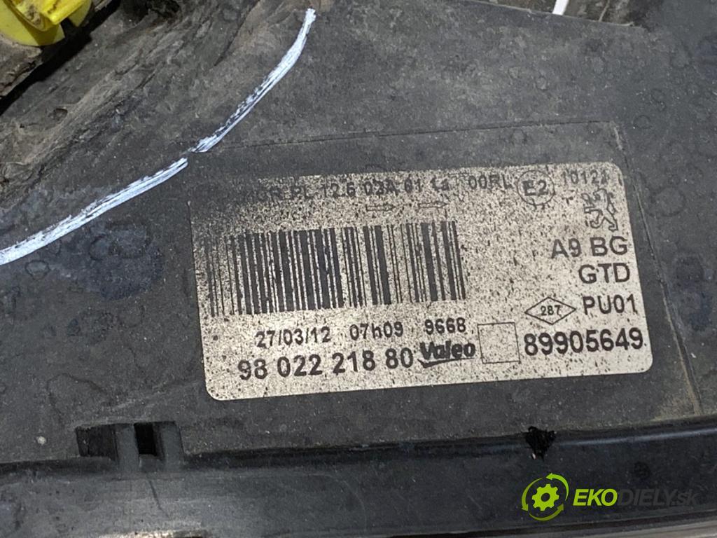 PEUGEOT 208 I liftback 2012 50 kW 1.4 HDi 1398 světlomet levý přední část 9802221880