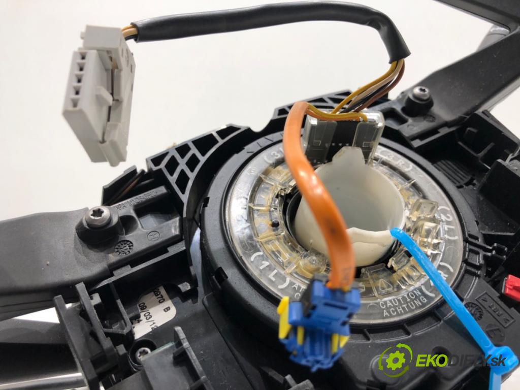 PEUGEOT 208 I liftback 2012 50 kW 1.4 HDi 1398 Prepínač kombinovaný 96756731ZD (Prepínacie páčky pod volantom)