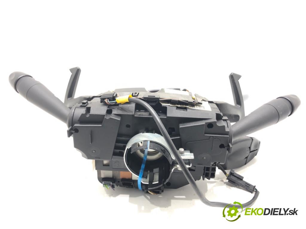 PEUGEOT 208 I liftback 2012 50 kW 1.4 HDi 1398 Prepínač kombinovaný 96756731ZD (Prepínacie páčky pod volantom)