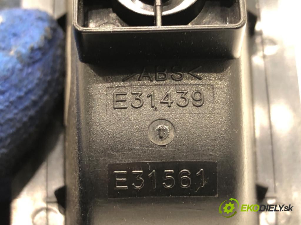 PEUGEOT 208 I liftback 2012 50 kW 1.4 HDi 1398 Prepínač okien 96758211ZD (Prepínacie páčky pod volantom)