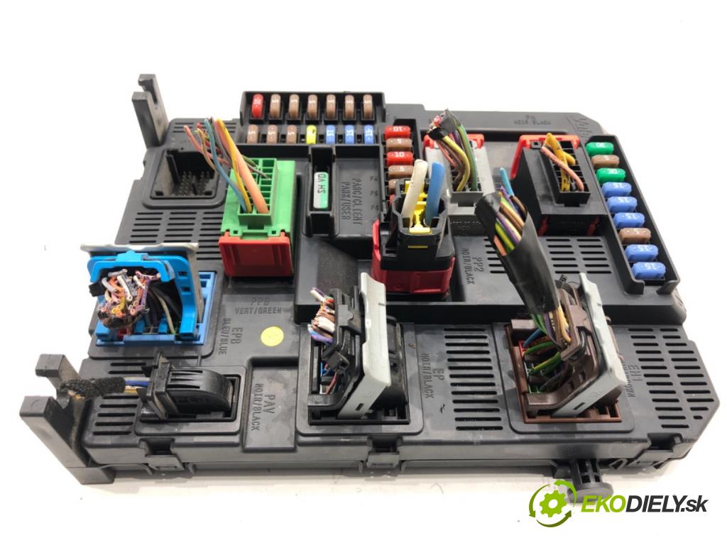 PEUGEOT 208 I liftback 2012 50 kW 1.4 HDi 1398 modul BSI 9678355880 (Pojistková skříňka)