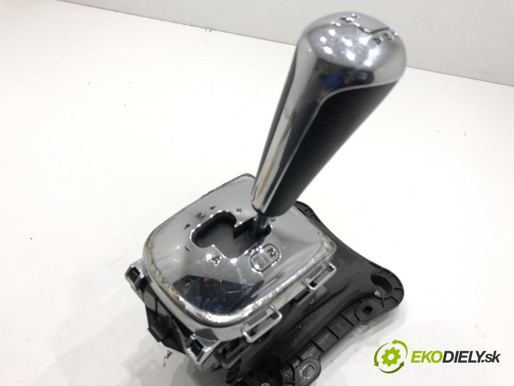 PEUGEOT 208 I liftback 2012 50 kW 1.4 HDi 1398 Kulisa 9681692380 (Rýchlostná páka (kulisa))