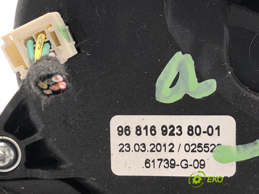 PEUGEOT 208 I liftback 2012 50 kW 1.4 HDi 1398 Kulisa 9681692380 (Rýchlostná páka (kulisa))