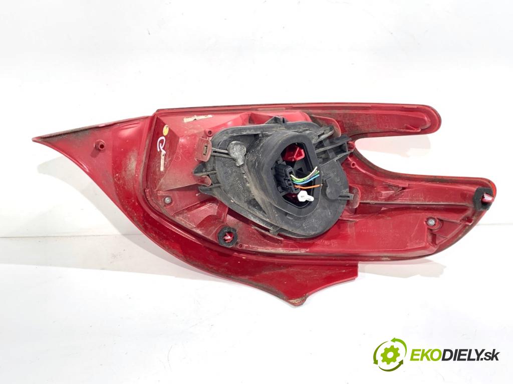 PEUGEOT 208 I liftback 2012 50 kW 1.4 HDi 1398 světlo pravý zadní část 9672628380