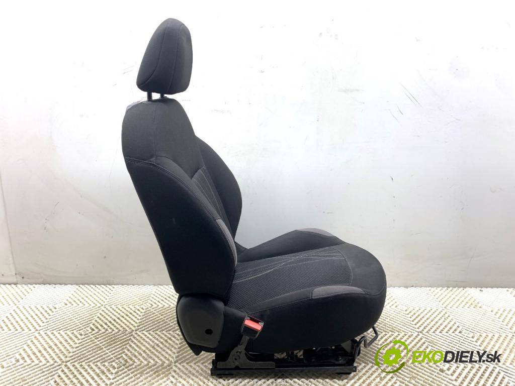 PEUGEOT 208 I liftback 2012 50 kW 1.4 HDi 1398 Sedadlo ľavy predný