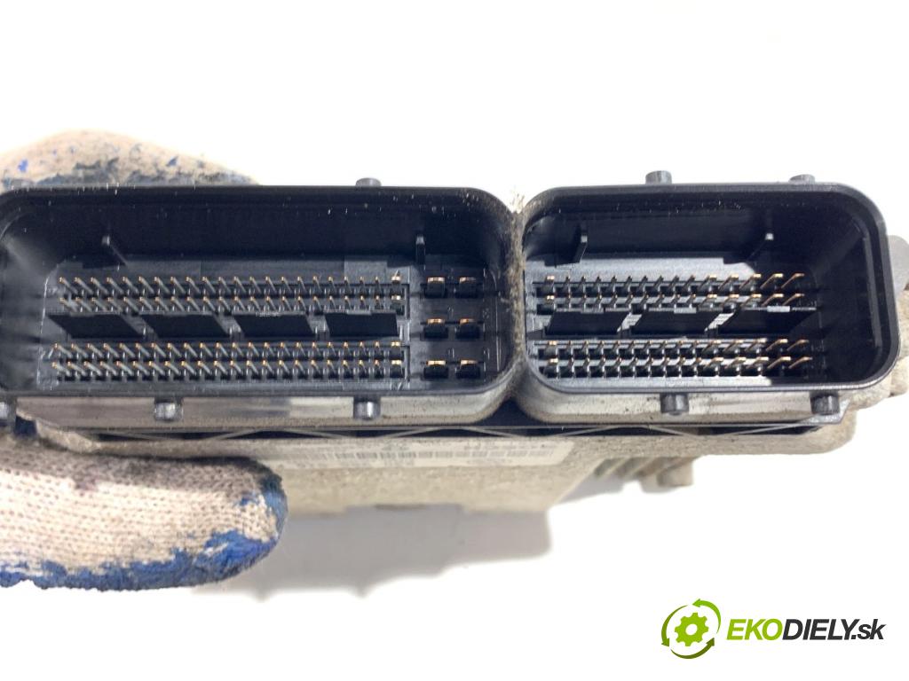 VW GOLF V liftback 2005 66 kW 1.9 TDI 1896 riadiaca jednotka Motor 03G906016FS (Riadiaca jednotka)