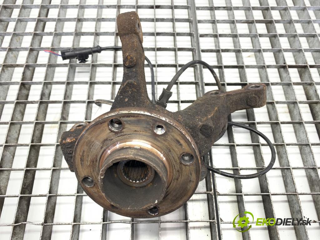 NISSAN MICRA K12 liftback 2009 48 kW 1.2 16V 1240 náboj pravy predný 