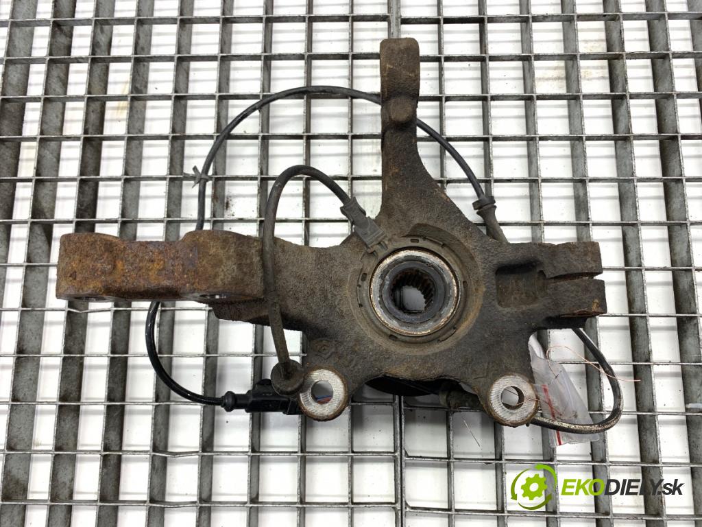 NISSAN MICRA K12 liftback 2009 48 kW 1.2 16V 1240 náboj pravy predný