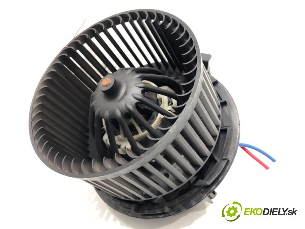 NISSAN MICRA K12 liftback 2009 48 kW 1.2 16V 1240 ventilátor kúrenia F667217D